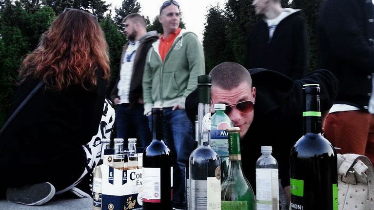 "Meillä menee ihan hyvin. Kaikki käy töissä. Ei oo täydellistä, mut vois mennä huonomminkin"