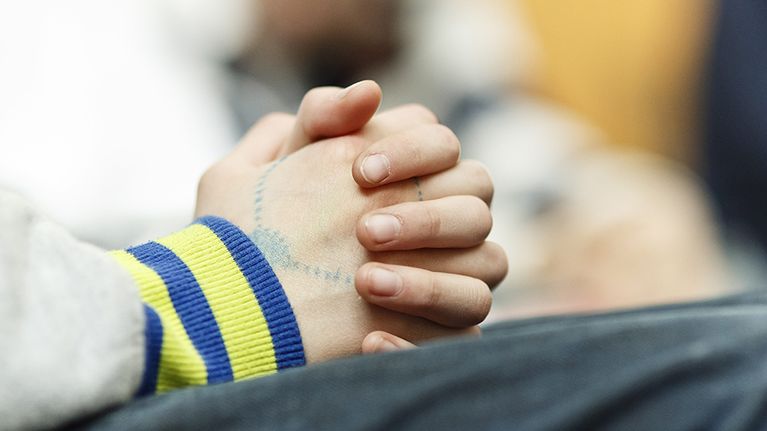 Aamunavaus Poikkilaakson ala-asteella Jollaksessa torstaina 3. huhtikuuta 2014. 