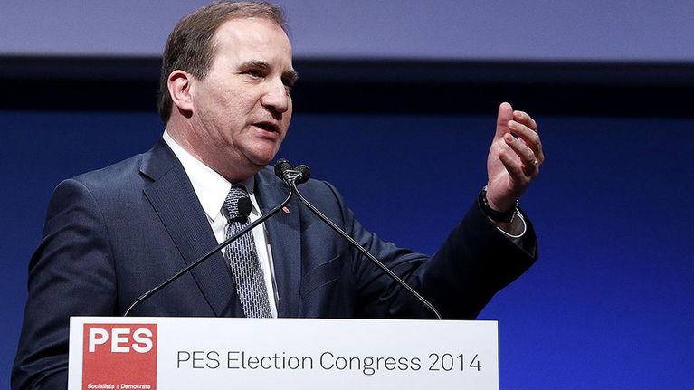 Ruotsin sosiaalidemokraattisen puolueen johtaja Stefan Löfven puhumassa Euroopan sosialistipuolueiden kokouksessa.