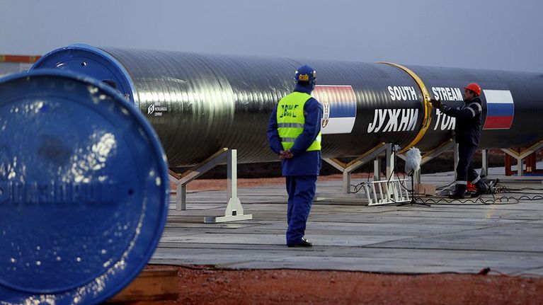 South Stream -kaasuputkihankkeen avajaisseremoniaa valmistellaan Belgradin lähistöllä.