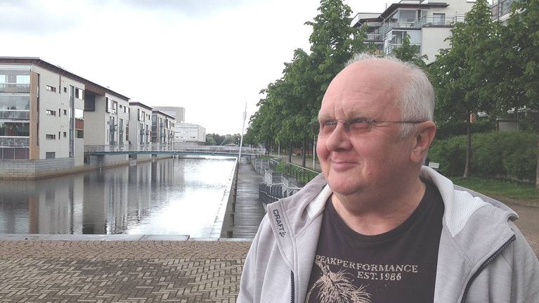 Kesälomiaan aloitteleva tuomiorovasti Matti Pikkarainen arvioi, että taloushallinnon keskittäminen säästää kirkon irtisanomisilta moniksi vuosiksi eteenpäin.