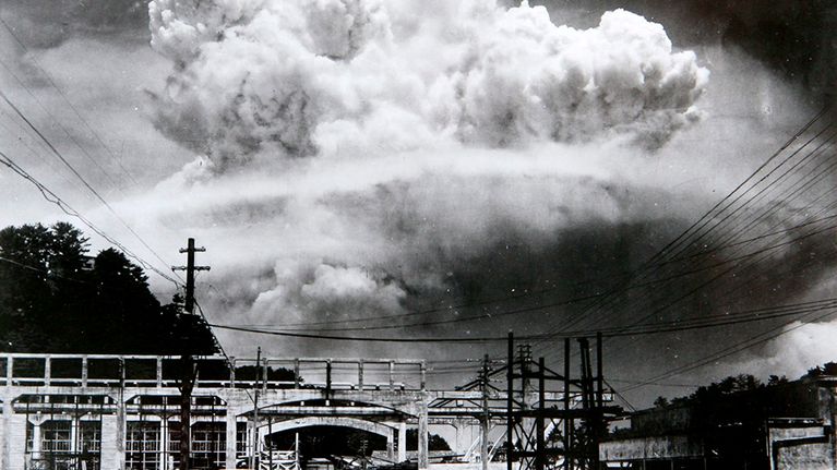 Arkistokuva ydinpommin räjähdyksestä Japanin Nagasakissa 9. elokuuta 1945.