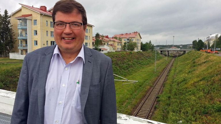 kansanedustaja, eduskuntaryhmän puheenjohtaja Arto Satonen (kok.)