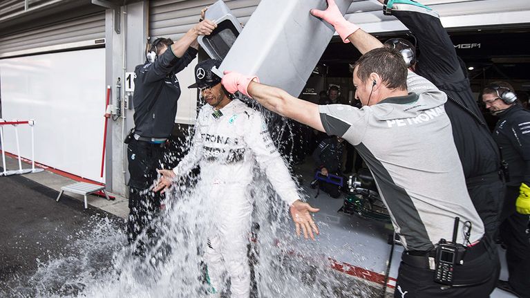 Mercedes-AMG:n brittikuljettaja Lewis Hamilton ennen Belgian formula-ajoja 22. elokuuta.