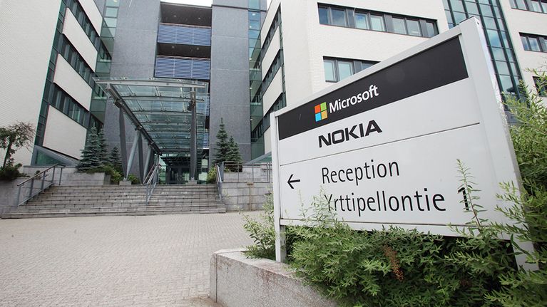 Microsoftin ja Nokian kyltit Technopolis Peltolassa Oulussa.