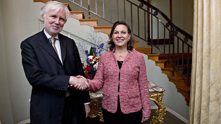 Victoria Nuland ja Erkki Tuomioja.