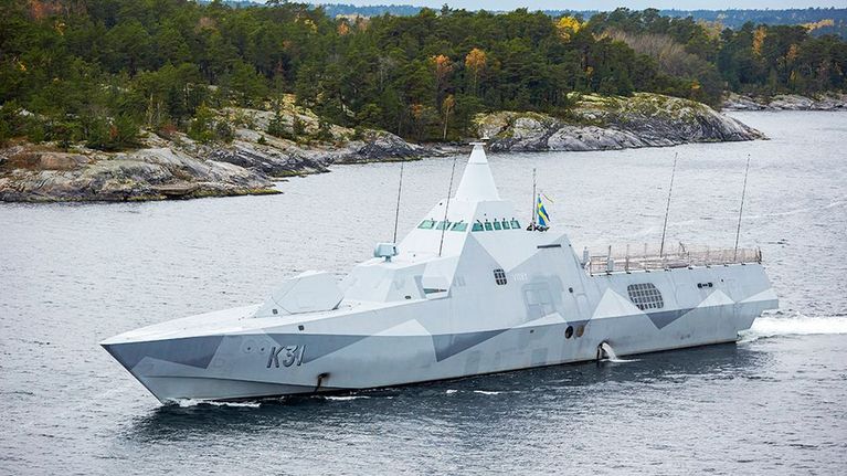 Ruotsalainen korvetti HMS Visby osallistui etsintöihin Tukholman saaristossa sunnuntaina.