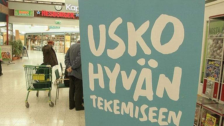 Seurakuntavaalien ennakkoäänestyspaikka Kemin kauppakeskus Coronassa.