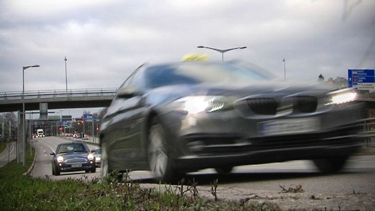 Autoja marraskuisessa Helsingissä.