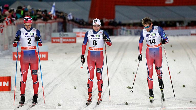 Eirik Brandsdal, Sondre Turvoll Fossli ja Petter Northug juhlivat Norjan neloisvoittoa maailmancupin sprintissä Rukalla.