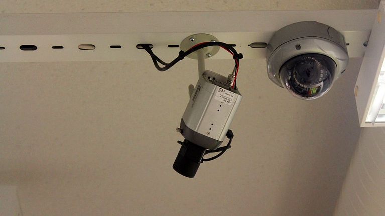 Tietoisuus valvontakameroista ehkäisee murtoja ja kuvatallenteet helpottavat rikosten selvittämistä.