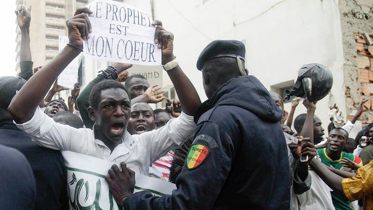Charlie Hebdo -lehden vastainen mielenosoitus Senegalissa.
