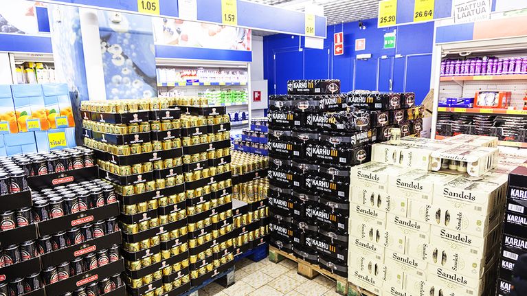 Olutlavoja Itäkeskuksen Lidlissä 19. tammikuuta.