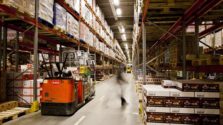 Inex Partnersin logistiikkakeskus Espoon Kilossa 15. helmikuuta 2012.