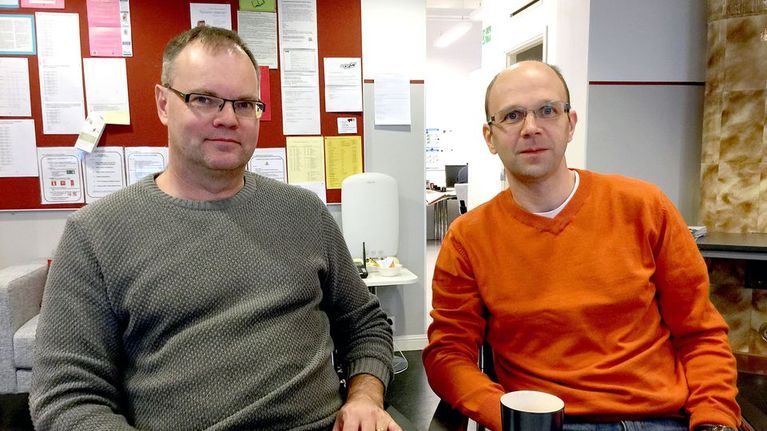 Koodausopettajat Tuomo Tammi ja Mikko Horila.