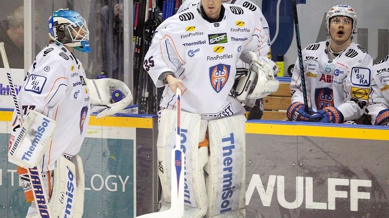 Mika Noronen tuli Juha Metsolan tilalle Raumalla 8.4. 2015