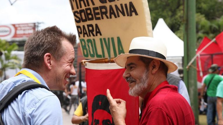 Che Guevara kelpaa monen asian ajajaksi, tässä Bolivian aluevaatimusten tukena.