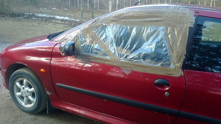 Auto vaurioitui Svetogorskin matkalla