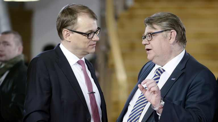 Keskustan pj. Juha Sipilä (vas.) ja perussuomalaisten pj. Timo Soini (oik.).