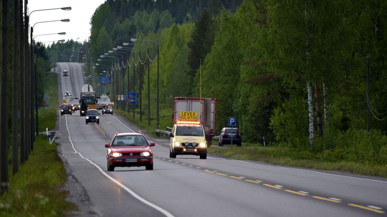 Erikoiskuljetus maantiellä