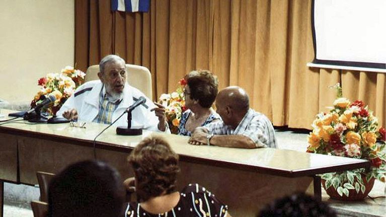 Kuuban entinen johtaja Fidel Castro maan elintarvikeministeriön järjestämässä tilaisuudessa Havannan lähistöllä.