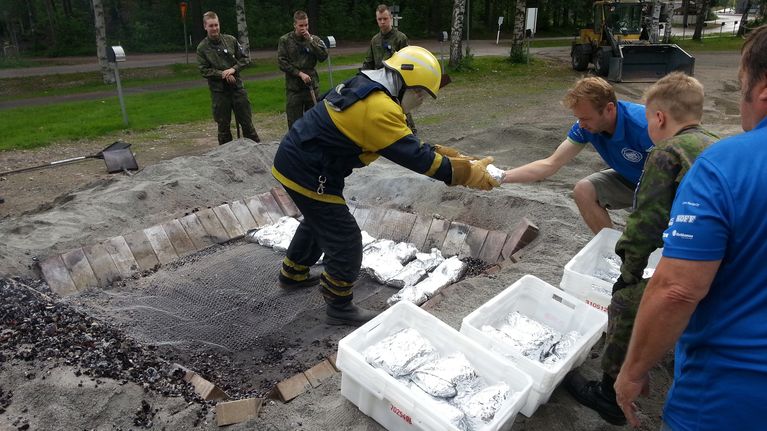 Rosvopaisti työn alla.