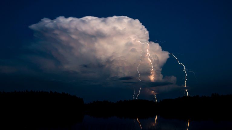 Salamointia Ilomantsissa Haukivaaran Varpojärvellä.
