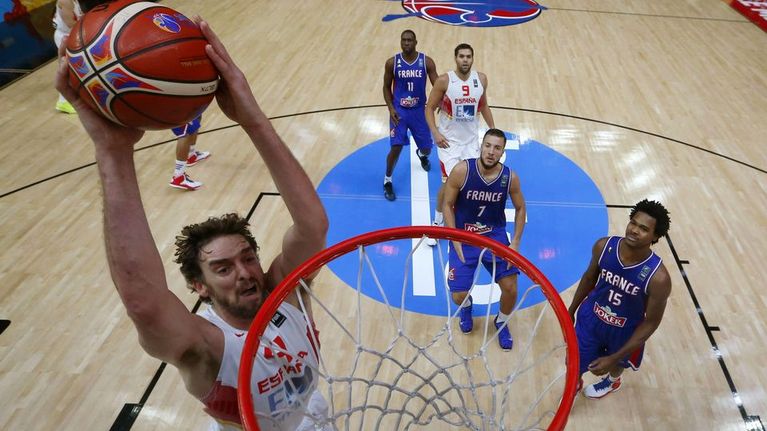 Pau Gasol donkkaa. 