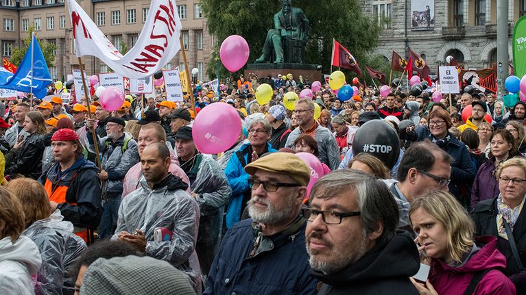 Mielenilmaus rautatientorilla.