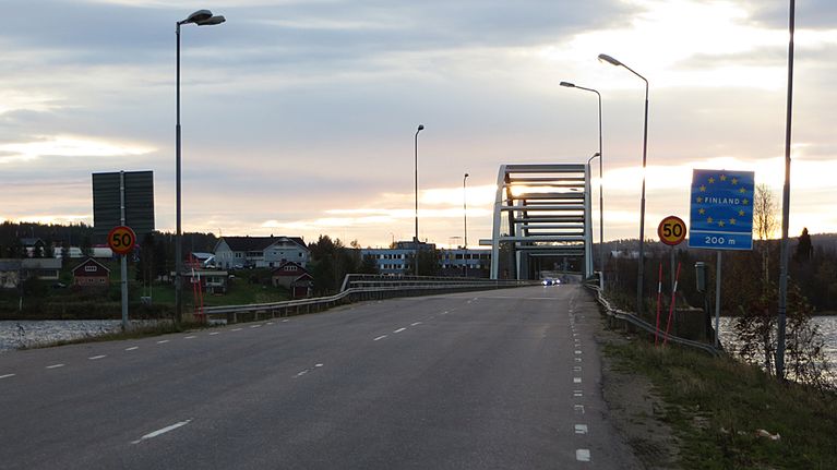 Ruotsin ja Suomen raja Övertorneålla.