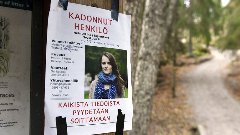 Ilmoitus syyskuun alkupuolella kadonneesta Nela Saglenovasta (Utkina) Nuuksion kansallispuistossa Espoossa 30. syyskuuta. Kuvasta on peitetty puhelinnumero.