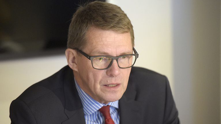 Keskustan eduskuntaryhmän puheenjohtaja Matti Vanhanen kertoi ryhmän kuulumisista keskustan politiikan aamukahveilla Helsingissä torstaina 5. marraskuuta 2015.