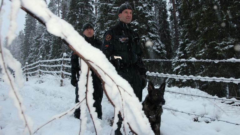 Rajamiesten partiointia itärajalla.