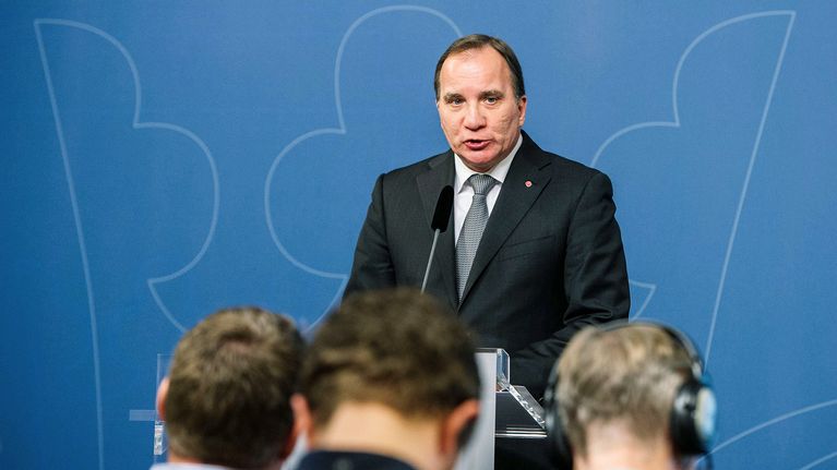 Stefan Löfven piti tiedotustilaisuuden Tukholmassa torstaina.