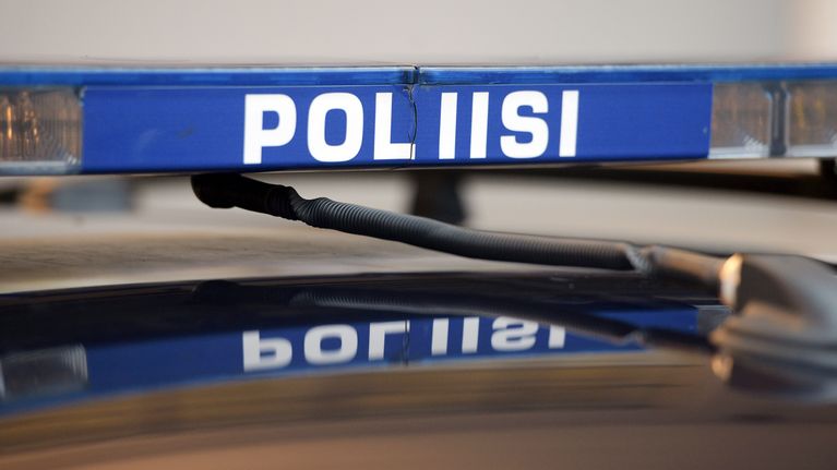 Siviilipoliisiauton kyltti.