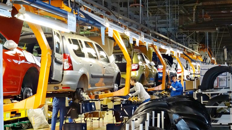 Vuodessa tehdas tuottaa noin 60000 autoa.