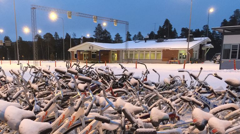 Raja-Jooseppi turvapaikanhakijoiden pyöriä joulukuussa 2015