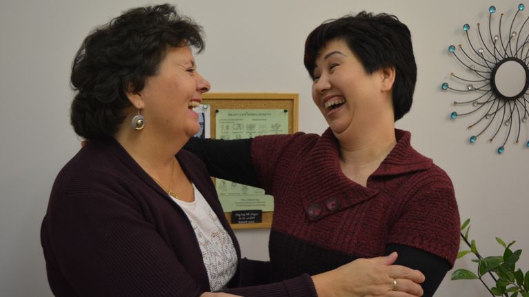 Thuy Le Luu (oik.) ja Lilian Ivars.