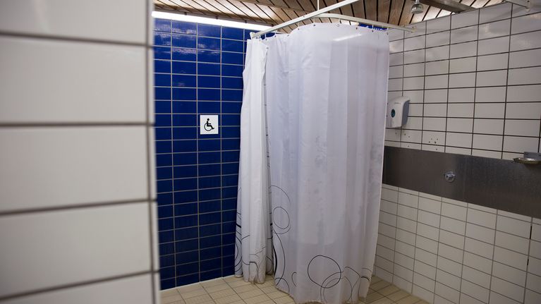 Espoonlahden uimahallin pesutila