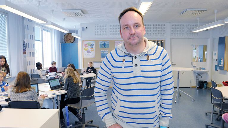 Opettaja Markus Humaloja.