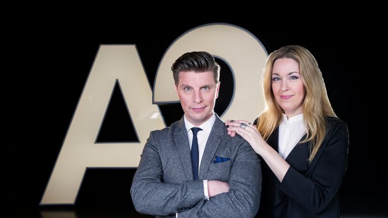 A2-illan juontajat Markus Liimatainen ja Annika Damström
