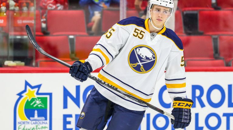 Rasmus Ristolainen jäällä.