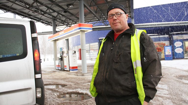 – Kaakonkulmalla 90–95 prosenttia tupakoitsijoista polttaa venäläistä tupakkaa, sanoo Heimo Ratilainen.