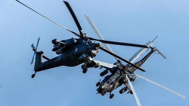 kaksi helikopteria venäläistä