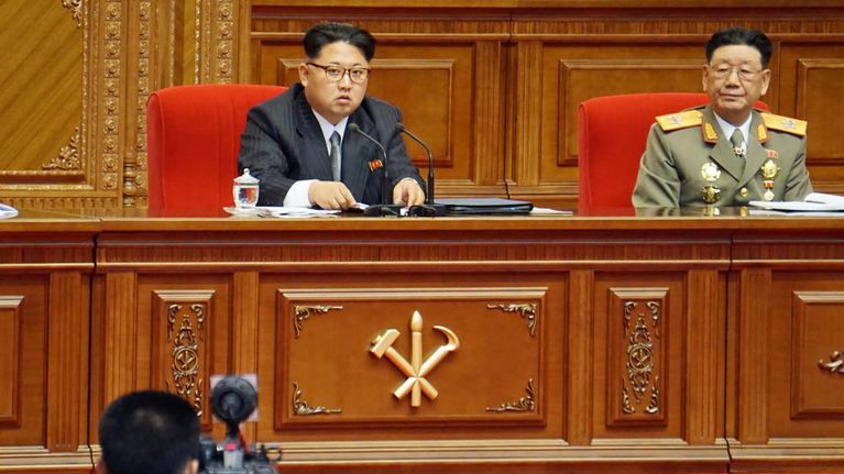 Puoluekokouksen aikana maan johtajan Kim Jong Unin vieressä istui Hwang Pyong Son, virallisen valtahierarkian nelonen.