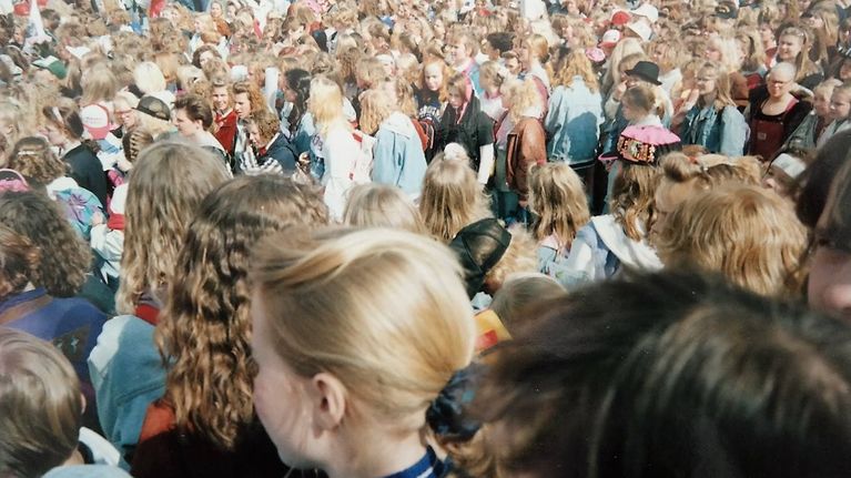 NKOTB-konsertissa Lahdessa yleisöä v. 1991.