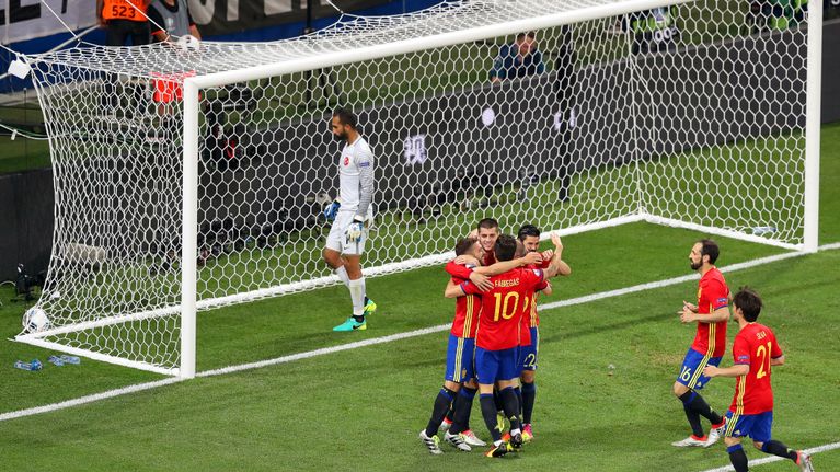 Espanja juhlii kolmatta osumaa Turkkia vastaan