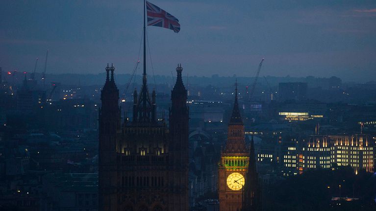 Britannian lippu salossa Lontoossa.