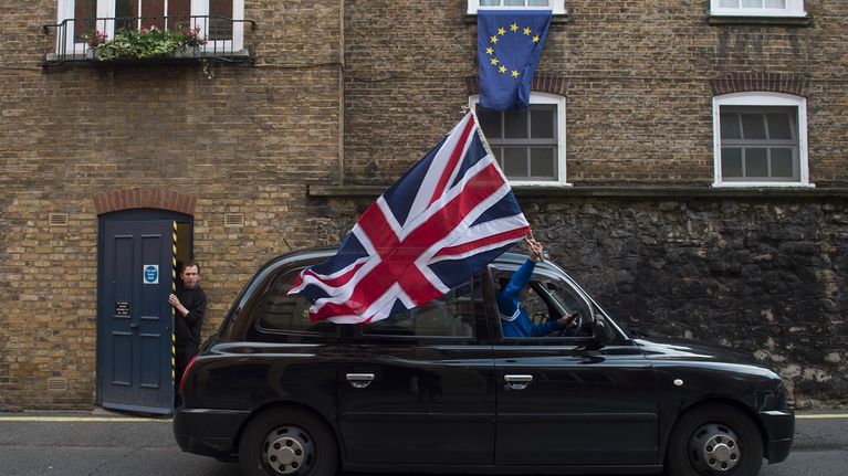 Lontoolaistaksi liehuttaa Britannian lippua kansanäänestyksen ratkettua EU-eroa puoltavien hyväksi. 