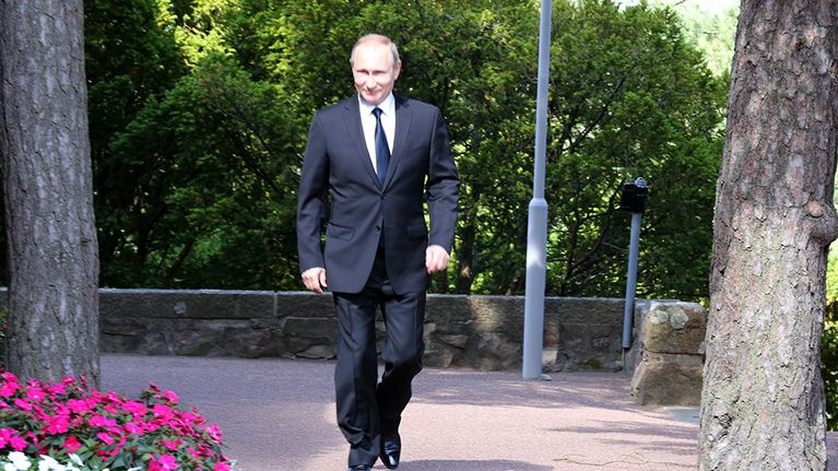 Vladimir Putin Kultarannassa perjantaina.